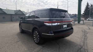 used vehicle, used SUV, 2022 Lincoln Navigator Reserve,  used vehicle for sale, used SUV for sale,  used vehicle for sale near me, used SUV for sale near me,,  used vehicle for sale Prince Albert, used SUV for sale Prince Albert, Used Vehicle Saskatchewan, used SUV Saskatchewan, used car dealership near me, car dealership near me, local car dealership, near me, used Ford car for sale, used Toyota car for sale, used Lincoln for sale, used chevy for sale