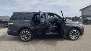used vehicle, used SUV, 2022 Lincoln Navigator Reserve,  used vehicle for sale, used SUV for sale,  used vehicle for sale near me, used SUV for sale near me,,  used vehicle for sale Prince Albert, used SUV for sale Prince Albert, Used Vehicle Saskatchewan, used SUV Saskatchewan, used car dealership near me, car dealership near me, local car dealership, near me, used Ford car for sale, used Toyota car for sale, used Lincoln for sale, used chevy for sale