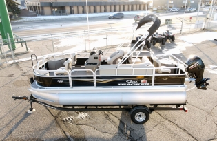 used pontoon boat, used pontoon boat for sale, 18 ft. pontoon boat, boat for sale, boats for sale near me, pontoon boats for sale near me, new pontoon boat