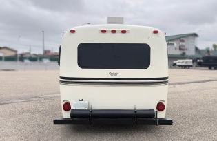 used boler travel trailer, Boler trailer, fiberglass trailer, molded trailer, lightweight trailer, vintage camper, "egg on wheels", Winnipeg-made trailer