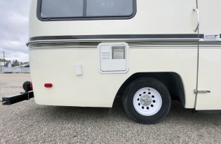 used boler travel trailer, Boler trailer, fiberglass trailer, molded trailer, lightweight trailer, vintage camper, "egg on wheels", Winnipeg-made trailer