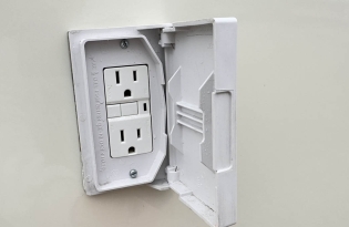 used boler travel trailer, Boler trailer, fiberglass trailer, molded trailer, lightweight trailer, vintage camper, "egg on wheels", Winnipeg-made trailer